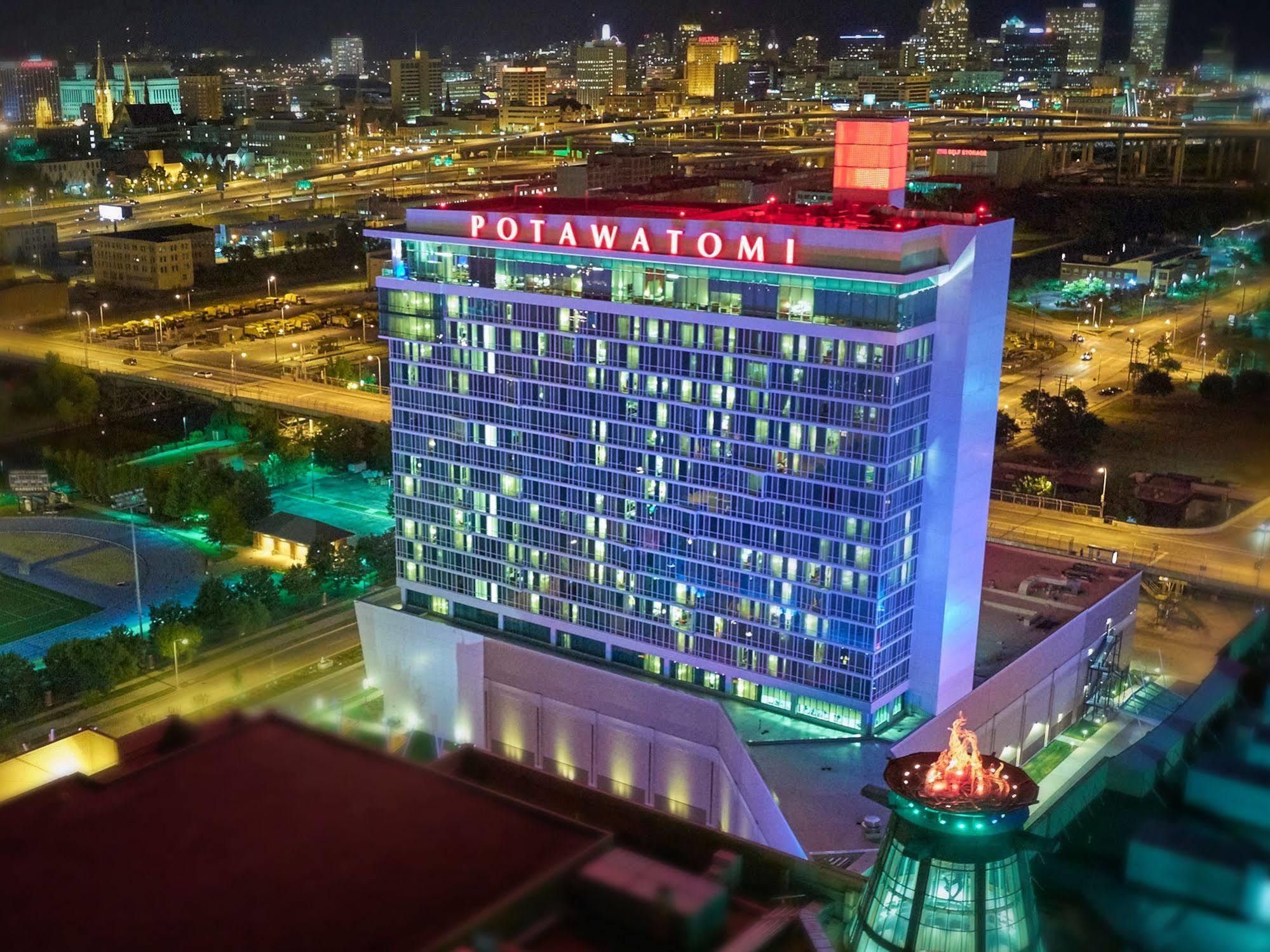 Potawatomi Hotel & Casino Milwaukee Exterior photo